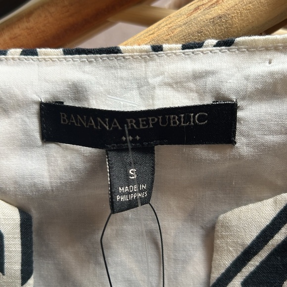 BANANA REPUBLIC - Cropped Wrap Front Top - NWT - Picture 6 of 6